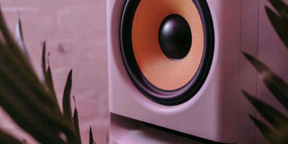 como-configurar-som-ambiente-para-escritorio-1000×667